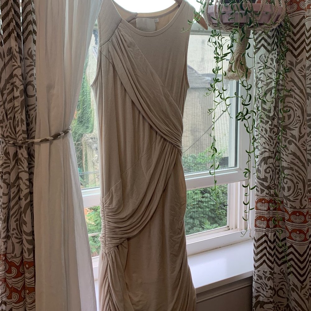 Lush cream colored dress (medium)